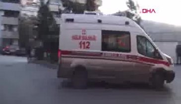 Aracın boyasını beğenmeyince iş yerini silahla bastı