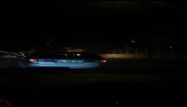 Bursa'da seyir halindeki otomobil alev alev yandı, 3 kişi ölümden döndü