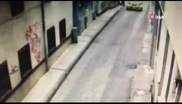Bursa'da yabancı uyruklu hırsızlar ikizlerin bebek arabasını böyle çaldı