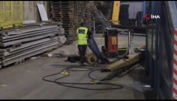 Yılbaşı süslemesi yapan vinç devrildi: 1 ölü, 3 yaralı