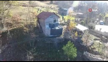 Naylon barakada yaşam savaşı veriyor