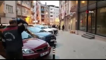 Yaşlı kadın balkondan düştü