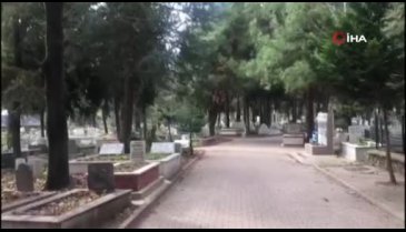 Bursa İnegöl'de ağaçlar devrildi, birçok mezar zarar gördü