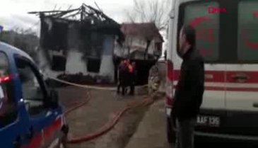 Yaşlı kadın yanarak öldü