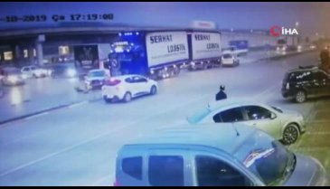 Bursa'da kafa kafaya çarpıştılar!