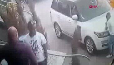 Eğlence mekanında yabancı gruba feci dayak