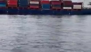 Gemi kıyıya çarptı!