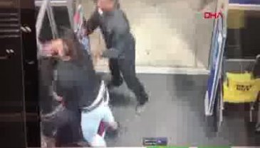 Mağaza çalışanı kadın, soyguncuyu böyle durdurdu