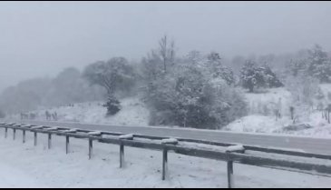 Bursa'da üç tır çarpıştı, yol trafiğe kapandı