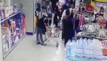 Markette alışveriş yaparken 2 bin doları çalındı!