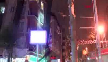 Fırtınanın yerinden söktüğü iskele tehlike oluşturdu