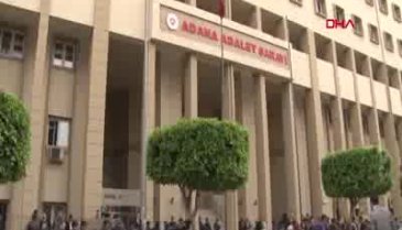 Cübbeli erotik pozlar Adana Barosu'nu karıştırdı
