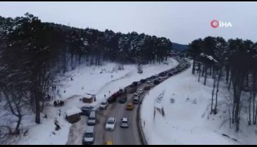 Bursa'da teleferikte metrelerce, yolda kilometrelerce kuyruk