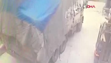 Kumaş balyalarının altında can verdi!