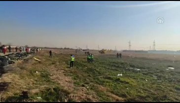 İran'ın başkenti Tahran'da yolcu uçağı düştü -2