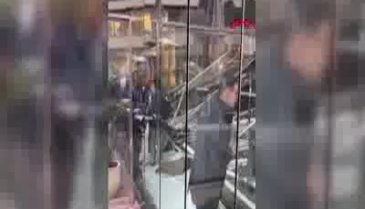 AVM'de kafenin çatısı çöktü!