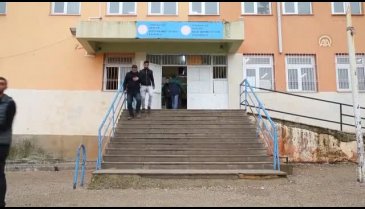 Karton bilgisayarlı bilişim dersi gündem olmuştu... Okul idarecilerine 'basın' uyarısı