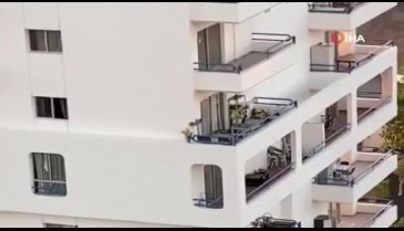 Küçük kızın tehlikeli oyunu kamerada