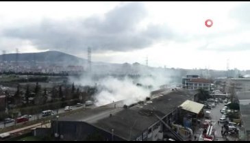 Yangın çıkan ambalaj deposu havadan görüntülendi