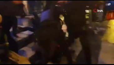 Fransa polisinden göstericilere sert müdahale