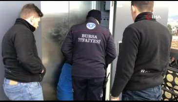 Bursa'da okul yolunda asansörde mahsur kaldılar