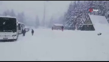 Bursa Uludağ'da kar yağışı başladı