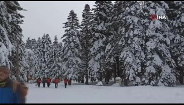 Bursalı dağcılar şimdi de kar üstünde güreş tuttu