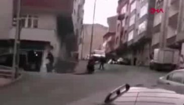 Sokak ortasında kadını sopayla dövdü!