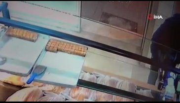 Bursa'da 2 gün bedava ekmek istedi, 3. gün sadaka kutusunu böyle çaldı