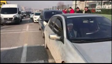 Bursa'da trafiği kilitleyen zincirleme kaza!