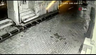 Bekçi ile zanlı arasında yaşanan kovalamaca kamerada
