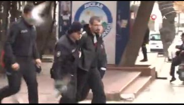 Kafede bıçaklanan bir kişi hayatını kaybetti