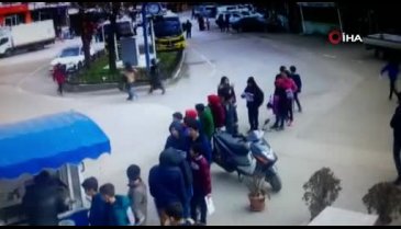 Bursa'da tost ücretsiz olunca kuyruk oluştu