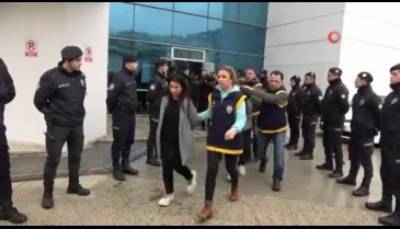 Bursa'da change operasyonunda gözaltına alınan 17 kişi adliyeye sevk edildi