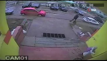 Küçük kızı zekası tacizciden kurtardı