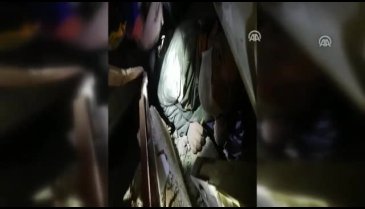 Mustafa Emir'in enkazdan kurtarılma anı görüntüsü ortaya çıktı