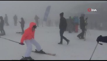 Bursa Uludağ'da kayakçılara sis engeli
