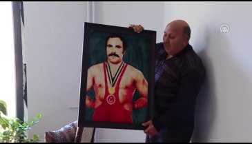 Minderin şampiyonu Bursa'da mütevazı bir hayat sürüyor