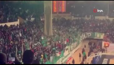 Basketbol maçında ABD karşıtı protesto