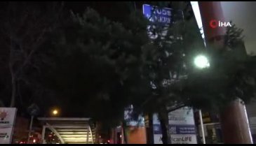 Bursa'da fabrikanın çatısı uçtu