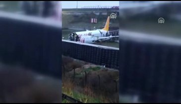 Sabiha Gökçen Havalimanı'nda uçak pistten çıktı!