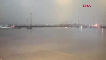 Pistten çıkan uçağın parçalandığı an!