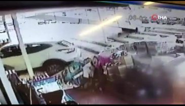 Gaz ile freni karıştıran sürücü dükkana daldı!