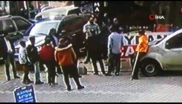 Tahta süpürge sapıyla saldırdı