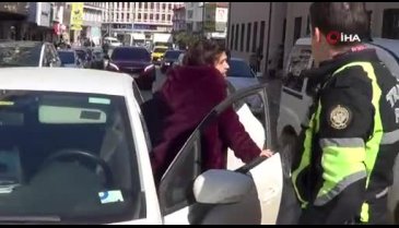 Ceza yazan polisi tehdit etti: "Seninle çok pis uğraşacağım"