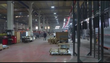 Bursa'da sanayici çiftin fabrikasında üretilen raflar 74 ülkede kullanılıyor