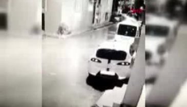 Bursa'da 15 saniyede otomobil hırsızlığı kamerada