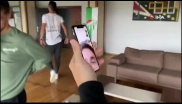 Bursasporlu futbolculardan lösemi hastası Batuhan'a sürpriz destek