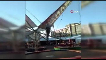 Servis minibüsü okula giden çocuğu ezdi