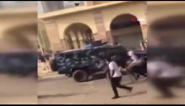 Hartum'daki protestolarda 17 kişi yaralandı